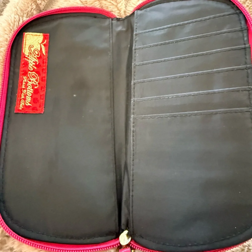 Vintage Rare Apple Bottoms Y2K 🍎 Embossed Wallet Pink and Gold accents adorable